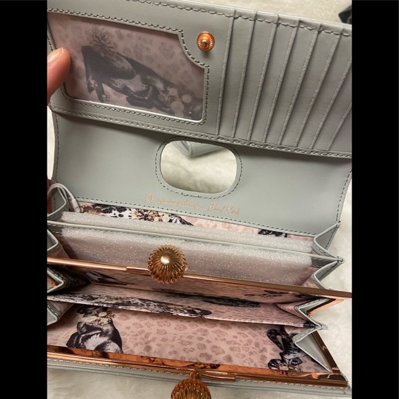 NWT! Yes Baker London Grey (mint green) Wallet - Picture 9 of 14